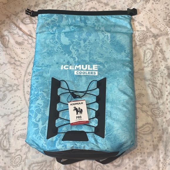 NWT IceMule Pro 33L XLarge Waterproof Backpack Cooler Bag Realtree Wave Blue - Picture 1 of 6